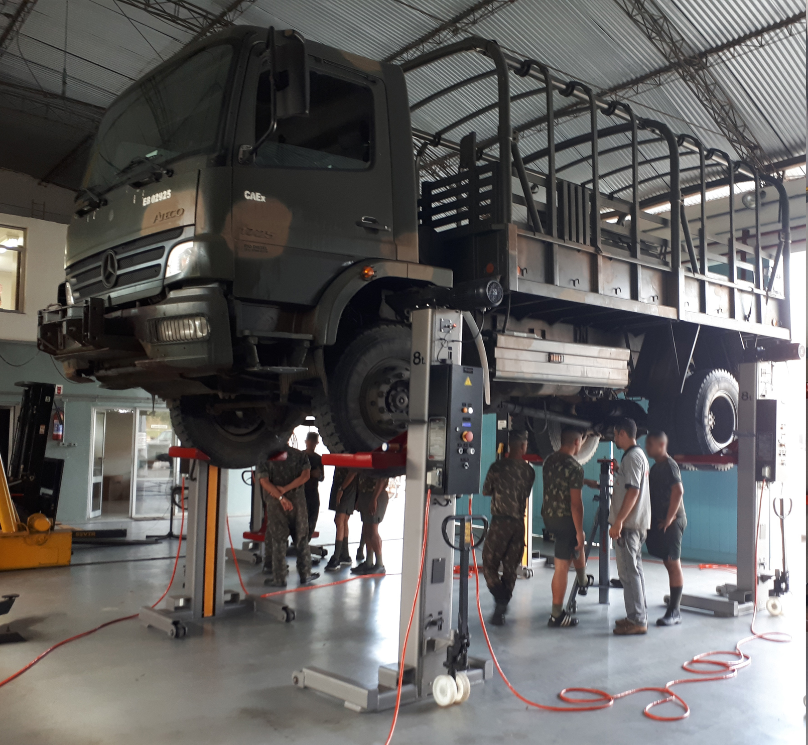 elevadores para caminhão